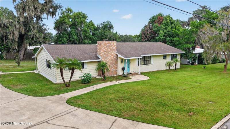 3 bedroom Single Family Residence at 202 Lakeview Avenue, Hubbard Park U1, Crescent City — photo 4