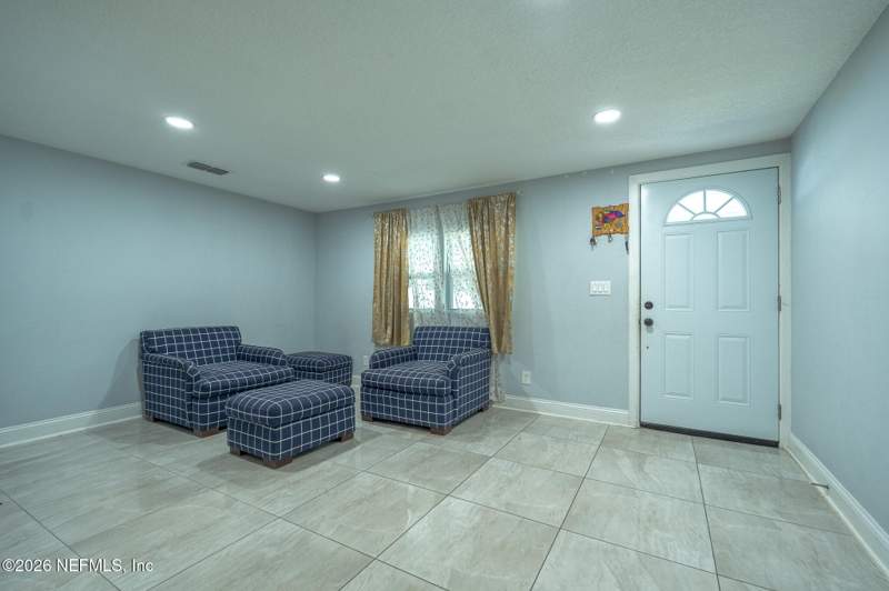 3 bedroom Mobile Home at 8354 Vining Street, Jax Heights, Jacksonville — photo 3