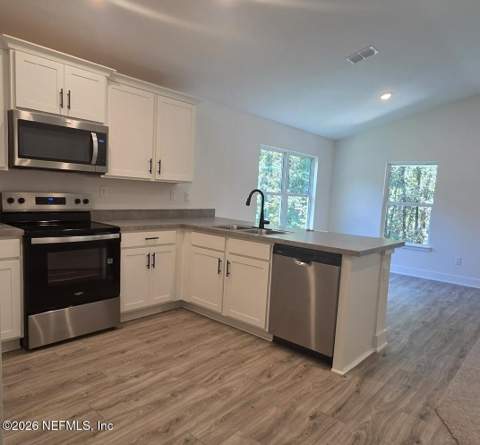 7738 Lookout Point Drive, Jacksonville FL - photo 7 of 18