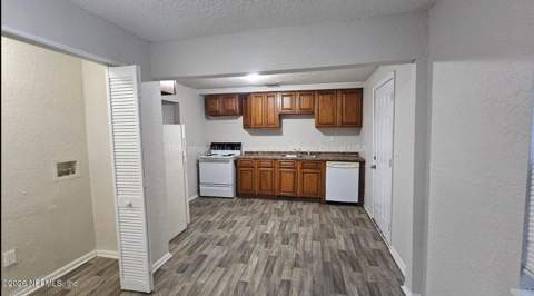 9658 Gibson Avenue, Jacksonville FL - photo 10 of 20