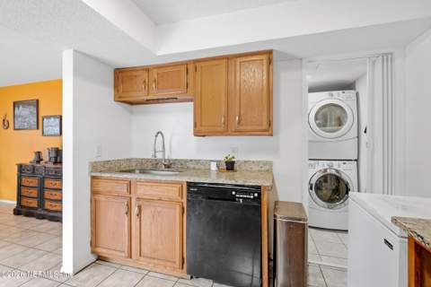 7573 Jasper Avenue, Jacksonville FL - photo 12 of 35