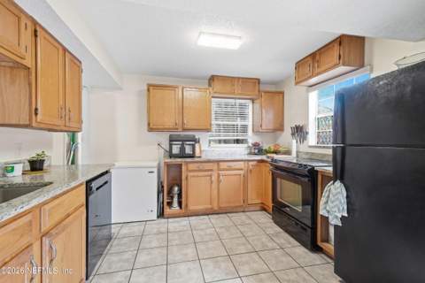 7573 Jasper Avenue, Jacksonville FL - photo 9 of 35