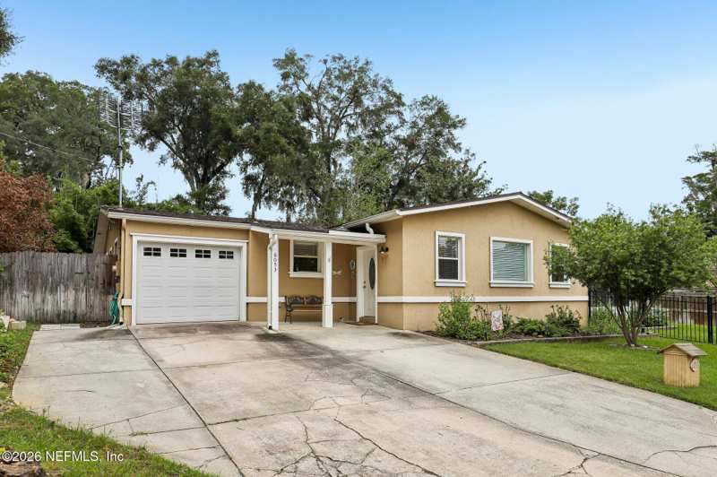 3 bedroom Single Family Residence at 6053 Hinely Lane, F Richard Heirs, Jacksonville — photo 1