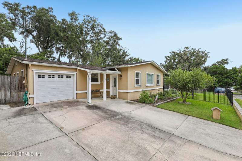 3 bedroom Single Family Residence at 6053 Hinely Lane, F Richard Heirs, Jacksonville — photo 3