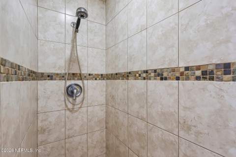 6053 Hinely Lane, Jacksonville FL - photo 24 of 39