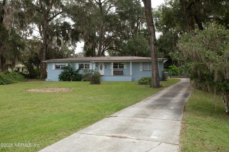3 bedroom Single Family Residence at 359 SE 4th Avenue, Seminole Ridge, Melrose — photo 1