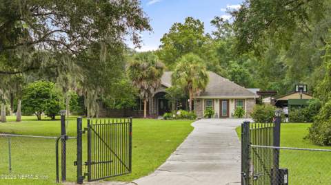 1050 Arthur Moore Drive, Green Cove Springs FL - photo 13 of 77