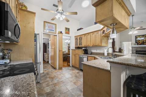 1050 Arthur Moore Drive, Green Cove Springs FL - photo 24 of 77