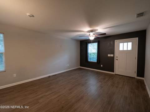 4649 Suray Avenue, Jacksonville FL - photo 9 of 32