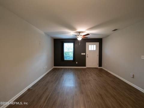 4649 Suray Avenue, Jacksonville FL - photo 11 of 32