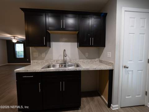 4649 Suray Avenue, Jacksonville FL - photo 16 of 32