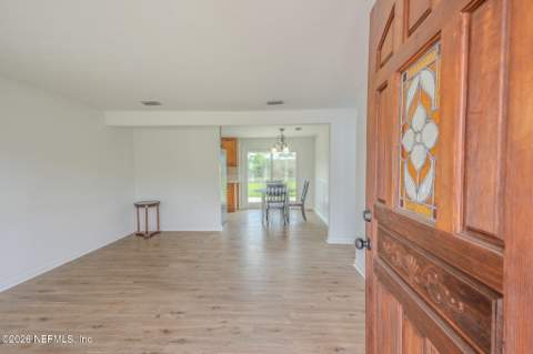 11272 Avery Drive, Jacksonville FL - photo 7 of 36