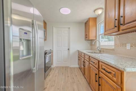 11272 Avery Drive, Jacksonville FL - photo 11 of 36