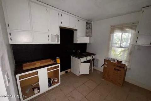 2916 Pearce Street, Jacksonville FL - photo 7 of 20