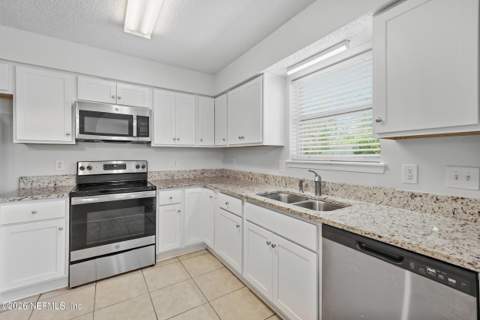 10915 Mindanao Drive, Jacksonville FL - photo 6 of 19