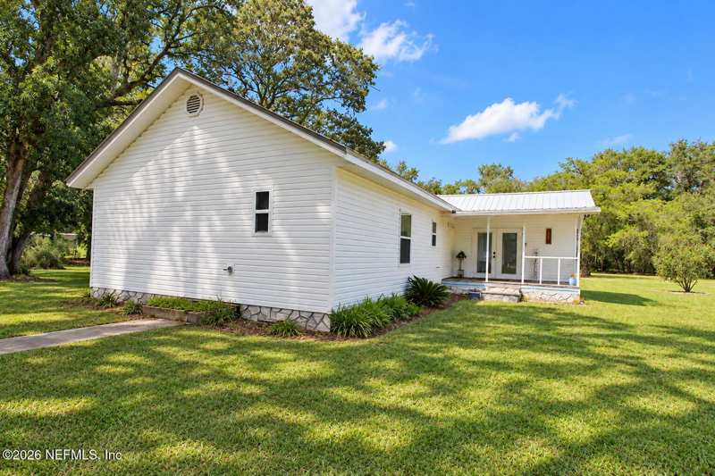 3 bedroom Single Family Residence at 7320 Old Wolf Bay Road, Metes & Bounds, Palatka — photo 1