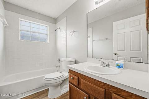 8031 Macinnes Drive, Jacksonville FL - photo 13 of 17