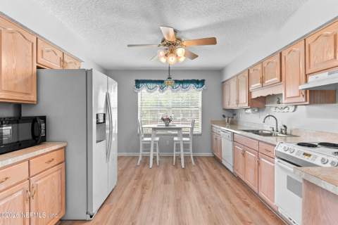 10040 N Pebble Ridge Drive, Jacksonville FL - photo 14 of 31