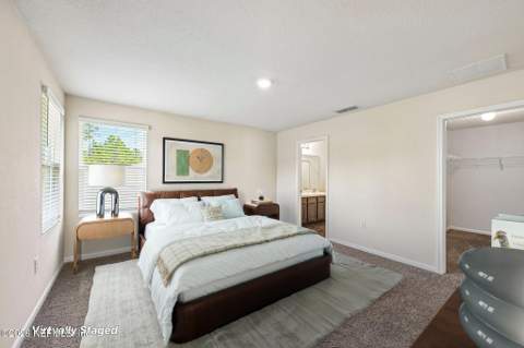 6128 Bucking Bronco Drive, Jacksonville FL - photo 12 of 36