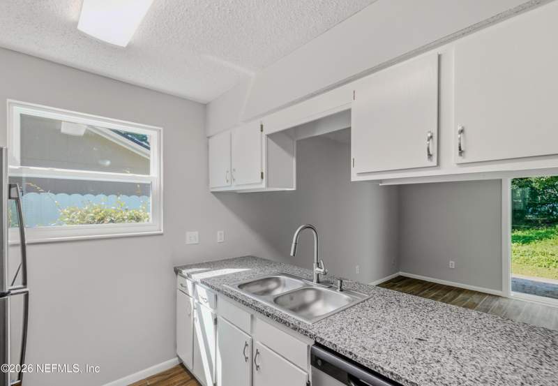 2 bedroom Single Family Residence at 3082 Parental Home Road, Richard Grant, Jacksonville — photo 4