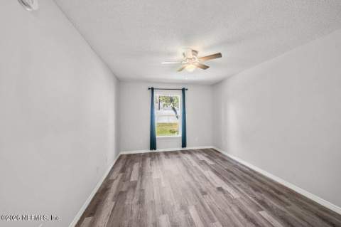 477 Shamrock Avenue, Jacksonville FL - photo 13 of 27