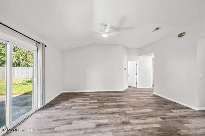 3 bedroom Single Family Residence at 477 Shamrock Avenue, Oceanway Manor, Jacksonville — photo 4