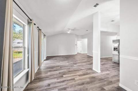477 Shamrock Avenue, Jacksonville FL - photo 9 of 27