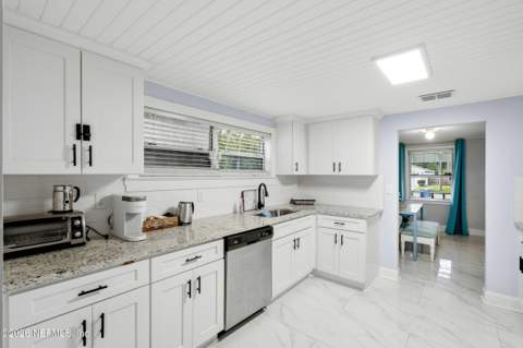 6406 Erma Street, Jacksonville FL - photo 7 of 19