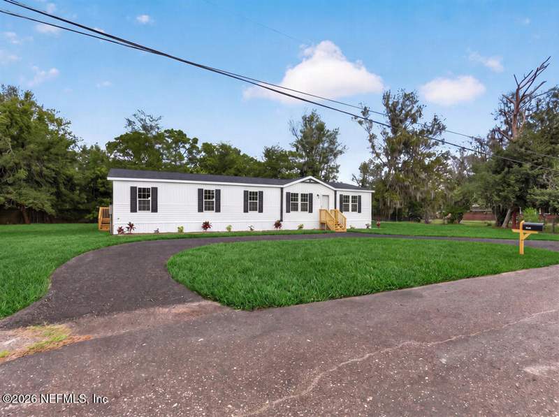 4 bedroom Mobile Home at 14346 Tiki Lane, Fm Arredondo Grant, Jacksonville — photo 3