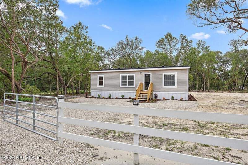 3 bedroom Mobile Home at 101 Mc Call Street, Interlachen Lakes Estates, Interlachen — photo 2
