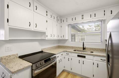 1810 Agave Circle, Jacksonville FL - photo 13 of 51