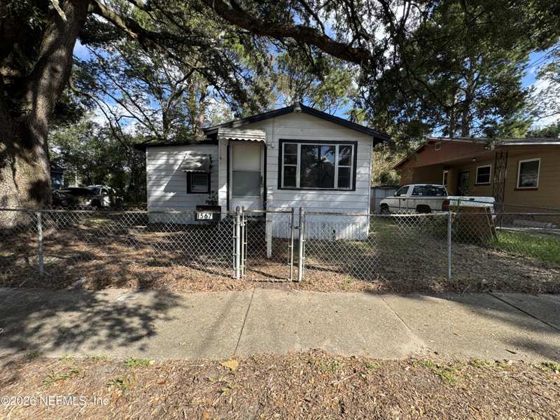 2 bedroom Single Family Residence at 1567 W 17th Street, Grand Boulevard, Jacksonville — photo 1