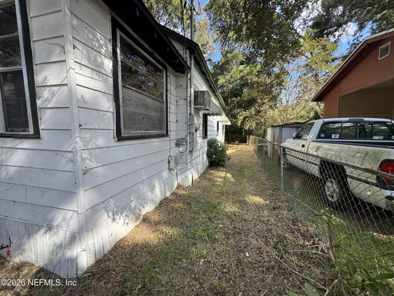 2 bedroom Single Family Residence at 1567 W 17th Street, Grand Boulevard, Jacksonville — photo 2