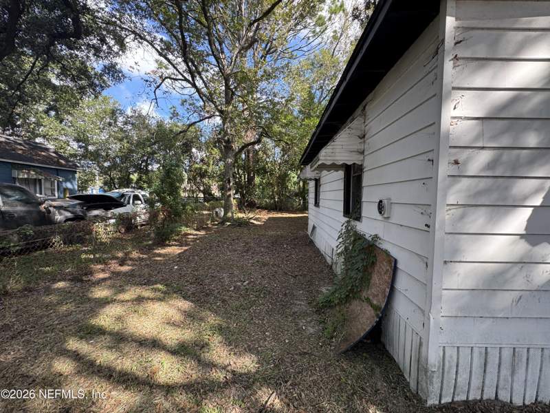 2 bedroom Single Family Residence at 1567 W 17th Street, Grand Boulevard, Jacksonville — photo 3