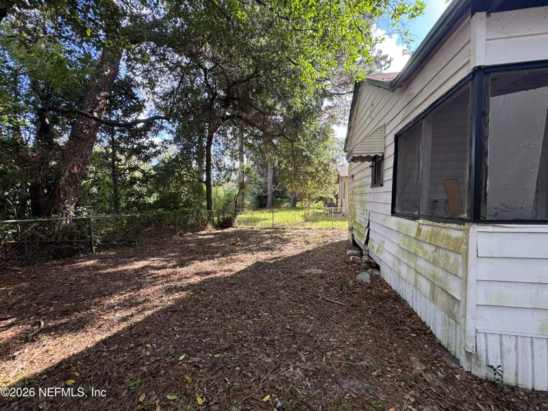 2 bedroom Single Family Residence at 1567 W 17th Street, Grand Boulevard, Jacksonville — photo 4