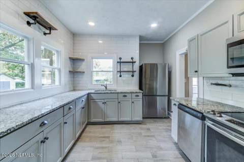 3855 Eloise Street, Jacksonville FL - photo 10 of 25
