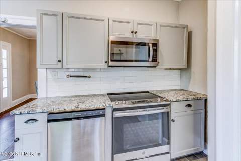 3855 Eloise Street, Jacksonville FL - photo 11 of 25