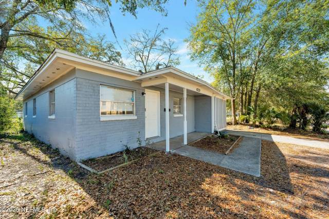 1586 W 36TH Street