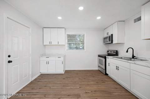 4631 Fredericksburg Avenue, Jacksonville FL - photo 10 of 27