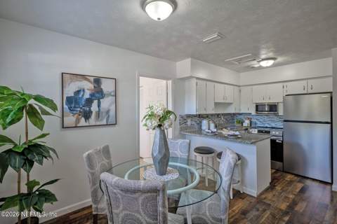 2327 W 10th Street, Jacksonville FL - photo 7 of 40