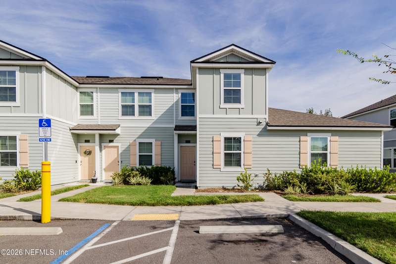 3 bedroom Townhouse at 3968 Village View Lane, Plantation Oaks Townhomes, Orange Park — photo 2