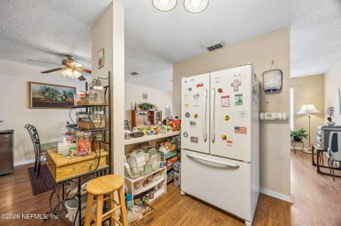 7820 Chateau Drive, Jacksonville FL - photo 13 of 28