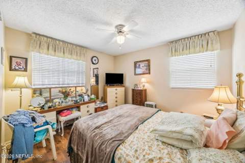 7820 Chateau Drive, Jacksonville FL - photo 16 of 28