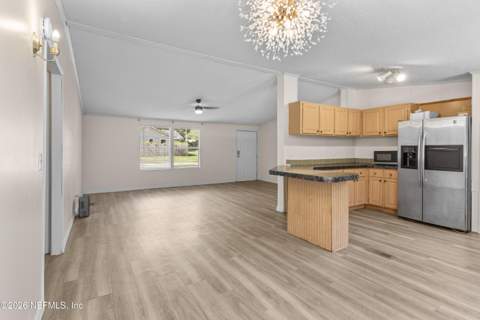 8417 Creekside Drive, Macclenny FL - photo 11 of 38