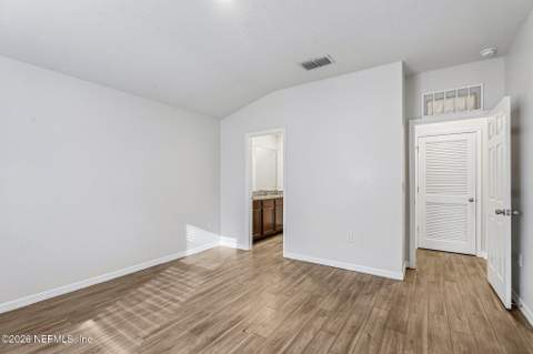 1366 Tan Tara Trail, Jacksonville FL - photo 17 of 36
