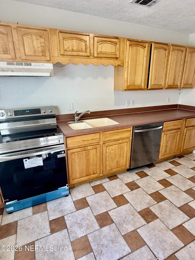 3 bedroom Single Family Residence at 5136 110th Street, Venetia Terrace, Jacksonville — photo 5