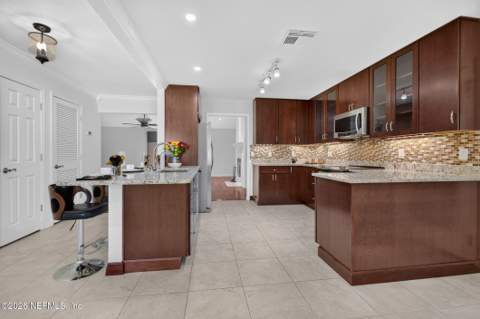 12606 Point Park Drive, Jacksonville FL - photo 9 of 104
