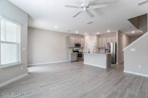 10312 Benson Lake Drive, Jacksonville FL - photo 7 of 28