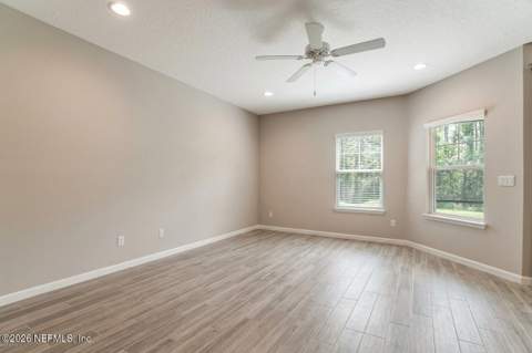 10312 Benson Lake Drive, Jacksonville FL - photo 10 of 28