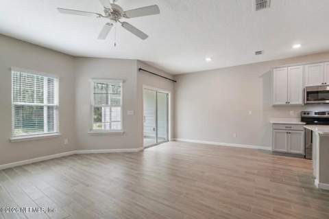 10312 Benson Lake Drive, Jacksonville FL - photo 8 of 28